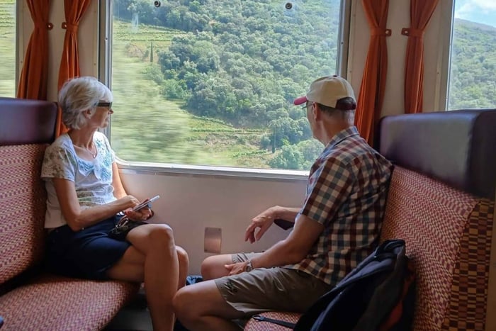Tour clásico por el Duero: río, tren, vino y guía privado
