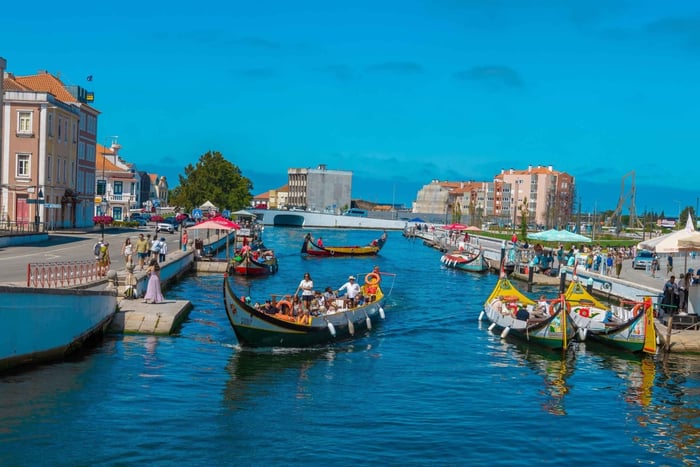 Fra Aveiro, Costa Nova og Válega-kirken – heldagstur