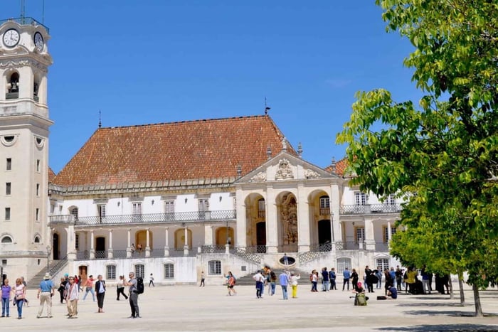 Vanuit Porto: Dagtocht door Coimbra, Aveiro en Costa Nova
