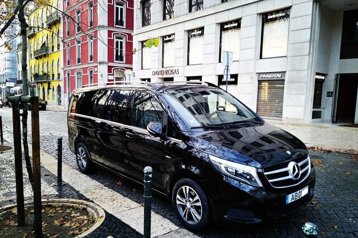 Porto Airport: Transfer to/from Porto Center Suv/ Van