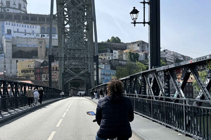 Porto Coastal E-Bike Tour: Gaia Senhor da Pedra Scenic Ride