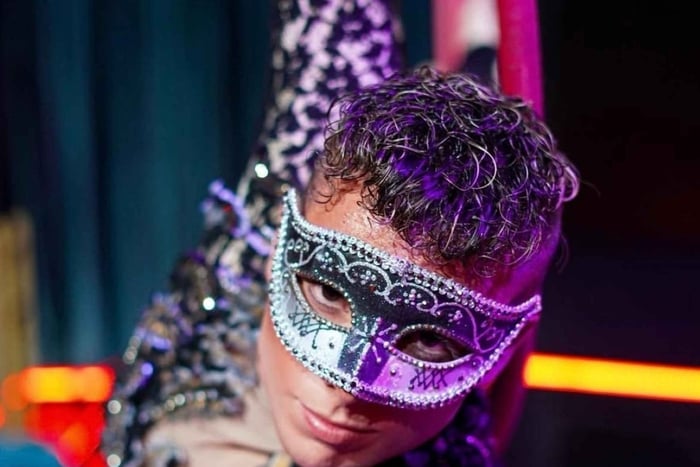 Porto - Mask Night Dinner & Cabaret Experience