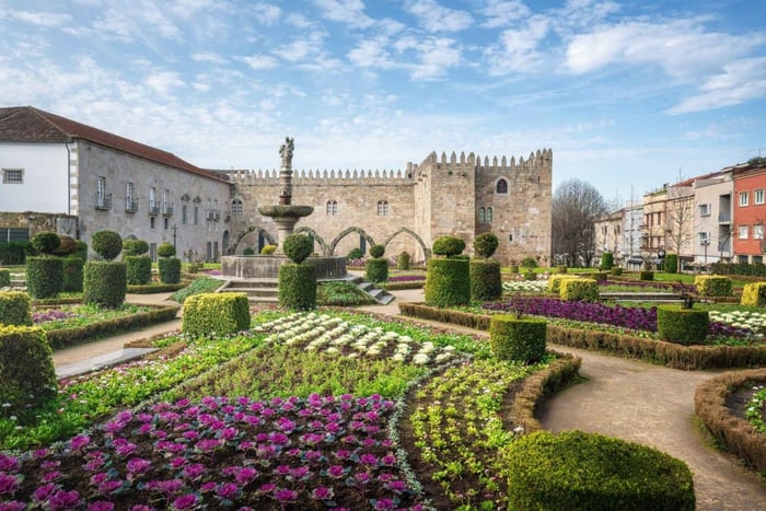Porto Tour: Braga & Guimarães - Half Day in the Place Where Portugal Was Born!