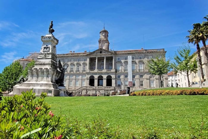 Skip-the-Line ticket with guided visit to the Palácio da Bolsa
