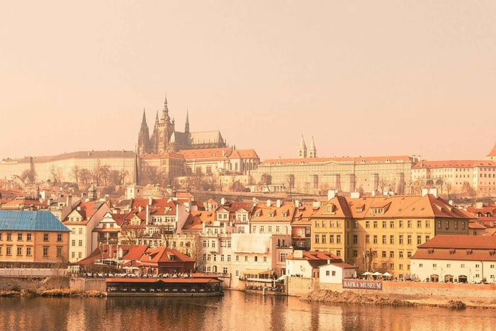 Charles Bridge and Prague Castle Walking Tour