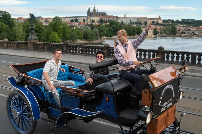 Prag: Guidet byrundtur på elektrisk hestevogn, 25 min.
