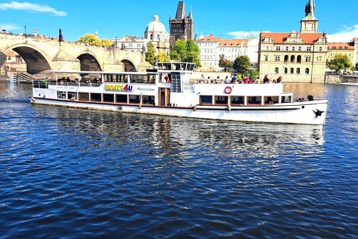 Prague: 2-Hour Historic Boat Cruise with Delicious Lunch