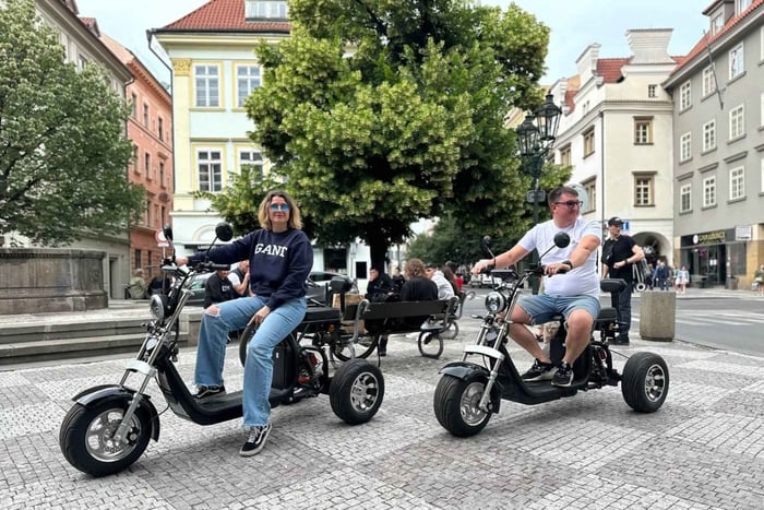 Praga: tour di 2 ore in TRIKE FUN a Praga con guida