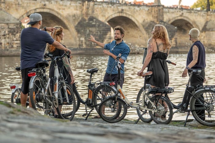 Praag 3 uur sightseeingtour per elektrische fiets