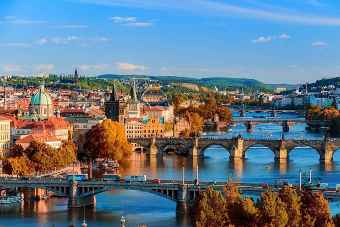 Prague Highlights Experience with 7 Stops & Audio Guide