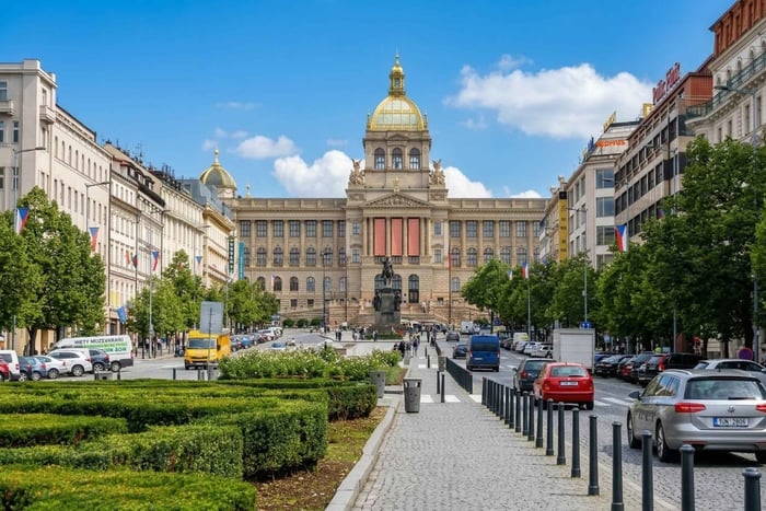 Prague: Old Town Tour & National Museum Skip-the-Line Ticket