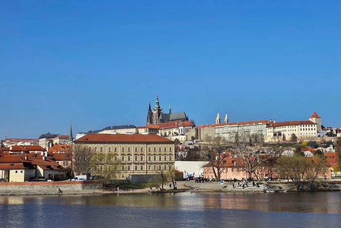 Prague : visite à pied de la vieille ville, sonnerie de l'horloge astronomique en direct