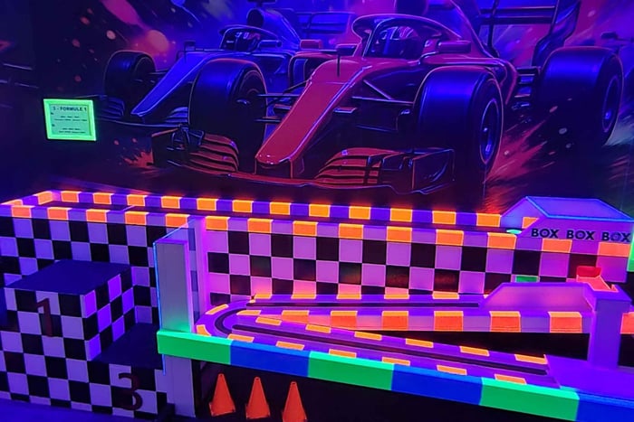 Prague: Punk Minigolf Glow-in-the-Dark Entry Ticket