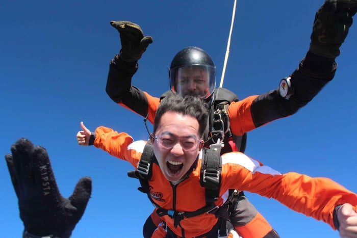 Prague: Tandem Skydiving 14,000 feet / free transfers