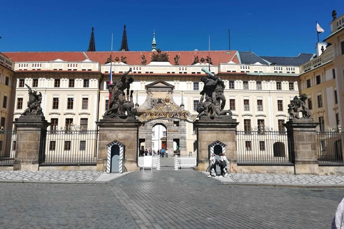 Prague: Tour to Prague Castle with tickets included. Spanish