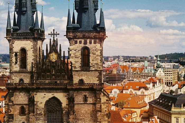 Praga: tour privado por el castillo, Malá Strana y tour gastronómico