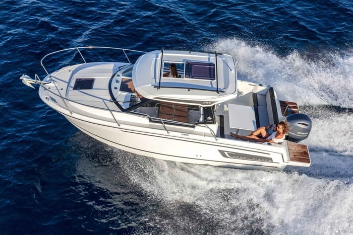VIP Prague YachtBoat SPEED Experience: napoje bez ograniczeń