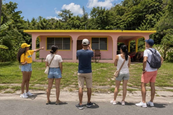 Bad Bunny Sightseeing-Tour, Vega Baja, geführte Besichtigung des Viertels, in dem Benito aufgewachsen ist