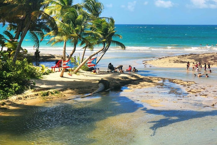 San Juan: Guided City Tour with Cave Stop (Hop-On Hop-Off)