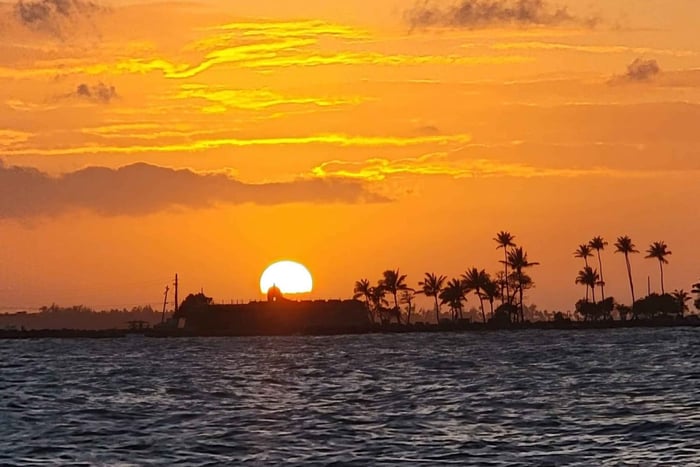 San Juan: Crociera al tramonto nella vecchia San Juan con bevande e trasferimento