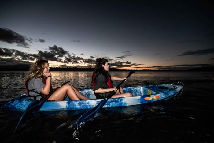 Vanuit San Juan: Bioluminescent Bay kajak Avontuur bij Nacht