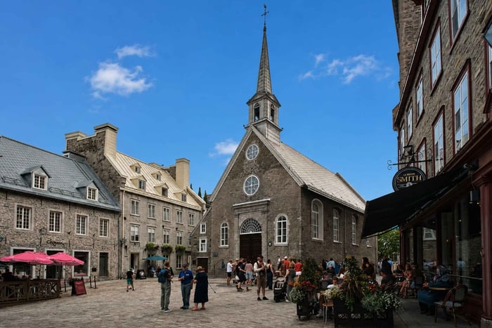 Excursão turística particular em Quebec em um Volkswagen ID. Buzz