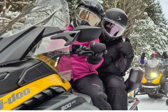 Quebec City: Geführte Snowmobile Tour