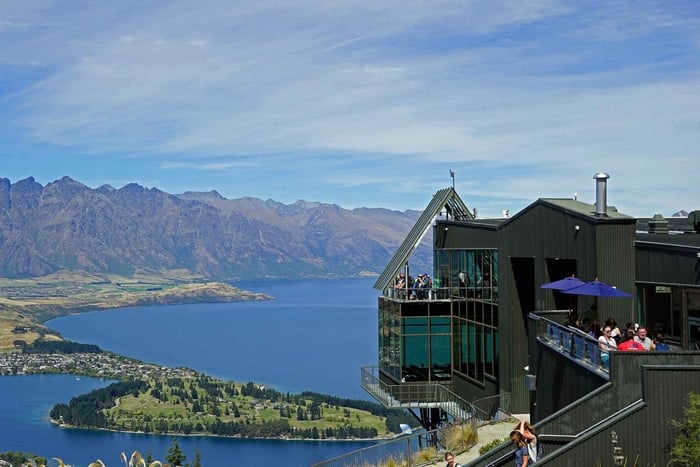 Bob’s Peak Views, History & Natural Wonders