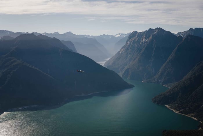 Desde Queenstown: Vuelo panorámico a Milford Sound