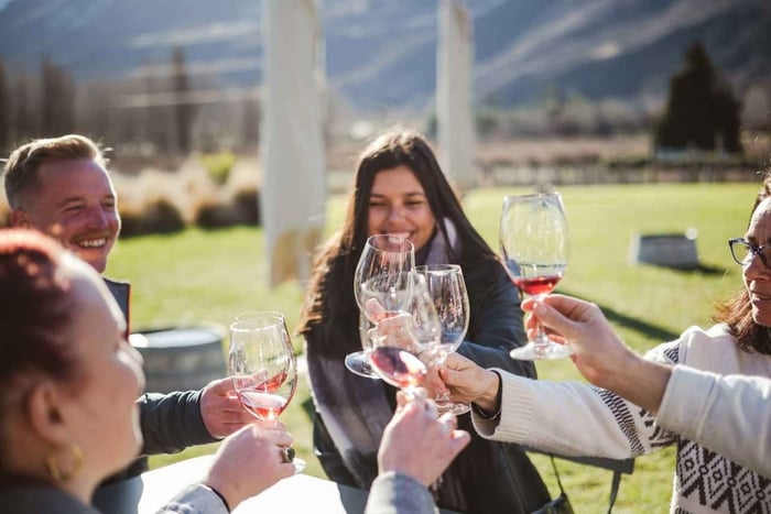 Queenstown: Wein- und Craft-Bier-Tour bei Dämmerung