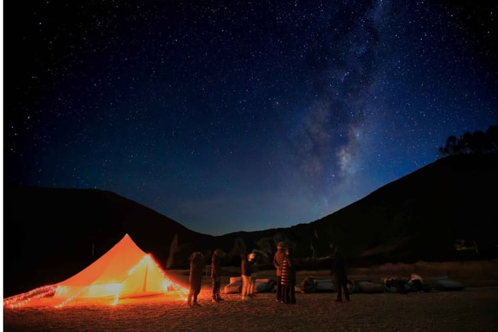Tour vinícola de observación de estrellas al anochecer: cena, postre y estrellas