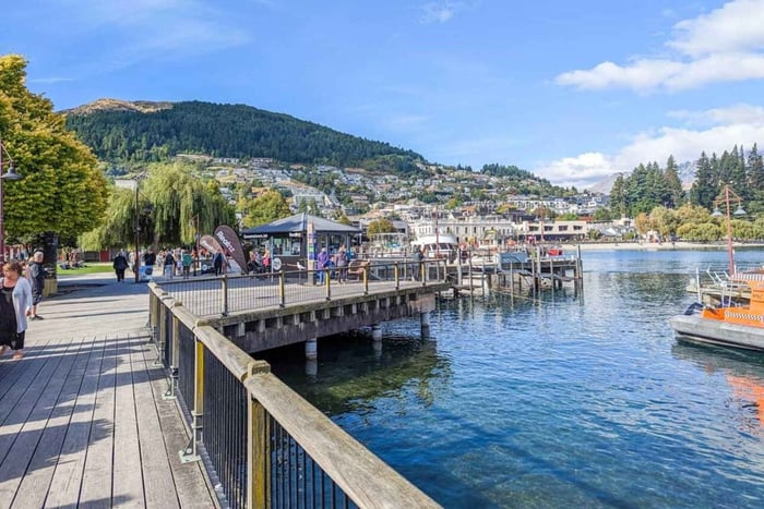 New Zealand Nights: Queenstown Dining & Wine Lounges
