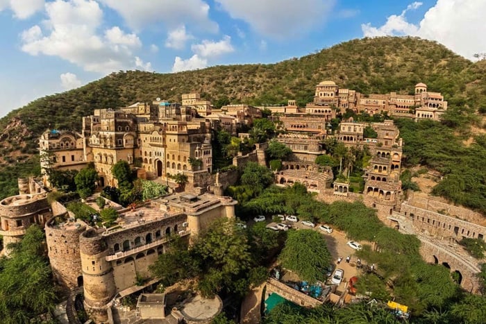 Delhi: 6-Day Tour of Agra, Jaipur, and Neemrana