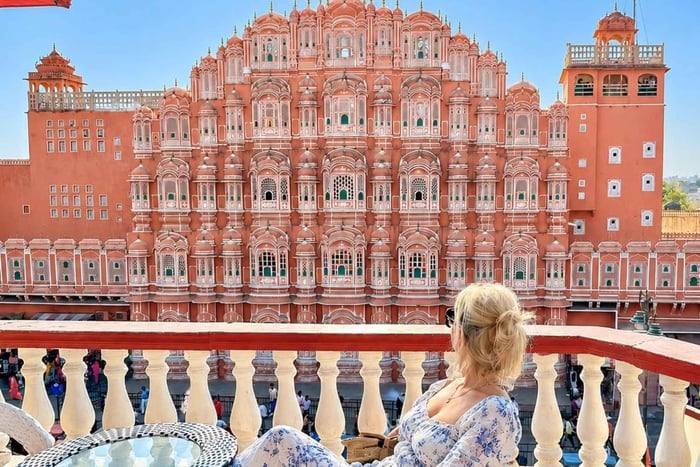 Forts & Palaces Full-Day Sightseeing Tour by Car with Guide