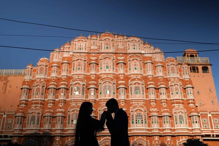 From New Delhi: Jaipur Tour by Fast Train or by Private Car