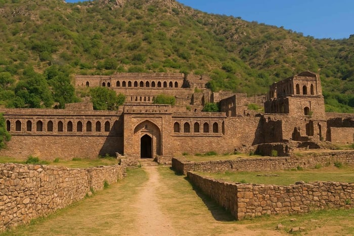 Jaipur: Bhangarh-fortet, Chand Baori och shopping på dagsutflykt