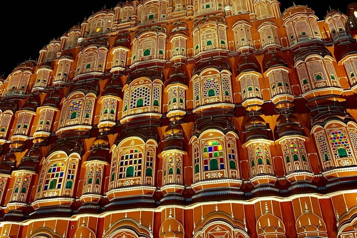 Jaipur yöllä: ruokakierros, taidetta ja piilotettuja kujia