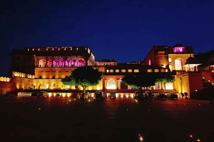 Jaipur: Evening Guided Tour with Monkey Temple