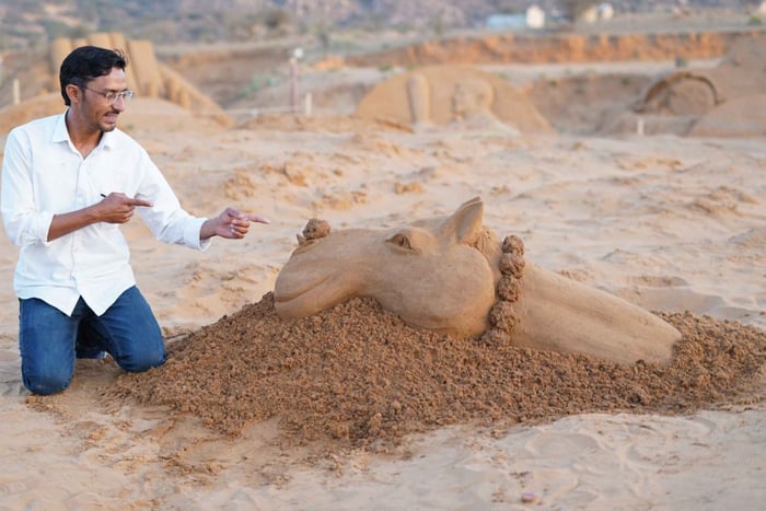 Pushkar: Live Sand Art Experience