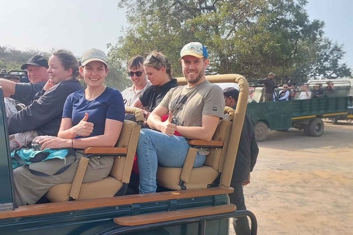Rundresa Transfers Ranthambore Fort Ganesh Temple i Gypsy