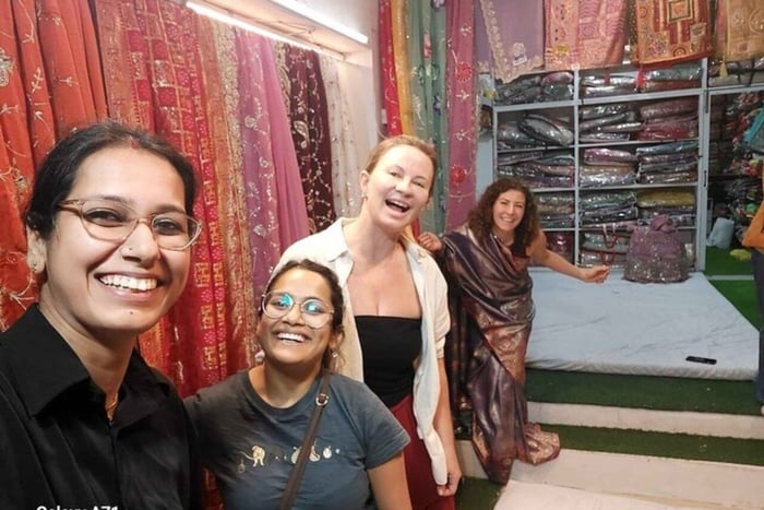Udaipur: Culture, Crafts & Market Shopping Tour