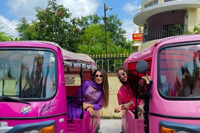 Udaipur: Food Tour with Tastings and Tuk Tuk Ride