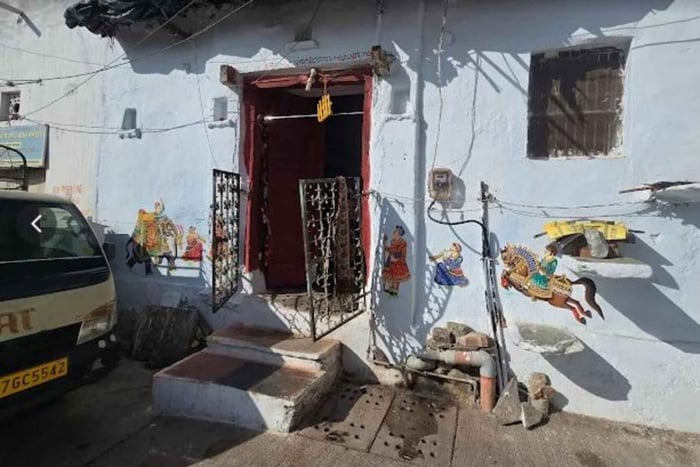 Udaipur: Hidden Gems Walking Tour with a Local Guide