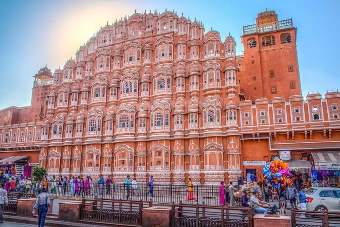 Jaipur: Private Full-Day City Tour with Car and Guide