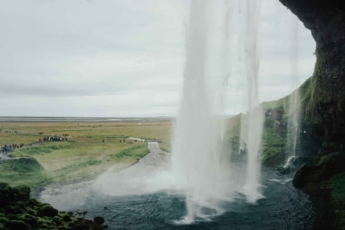 Iceland 6-Day Tour: Golden Circle, South Coast & Ice Cave
