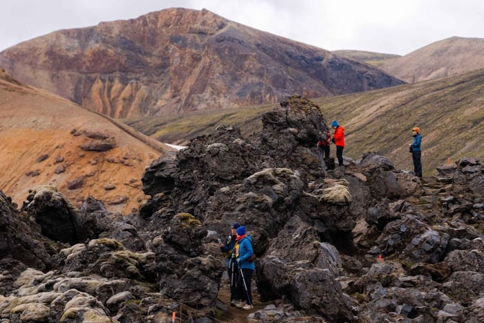 Vandretur i Landmannalaugar-paradiset med naturlig varm kilde