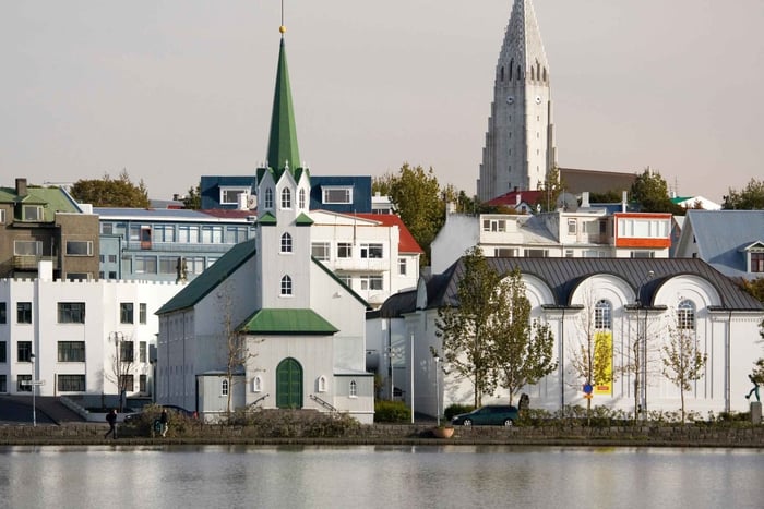 Reykjavik: Express Walk with a Local in 60 minutes