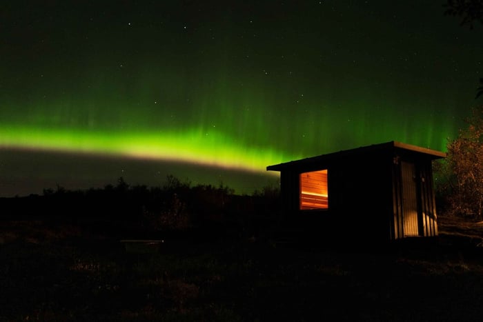 Reykjavík: Private Northern Lights Tour & Sauna Experience
