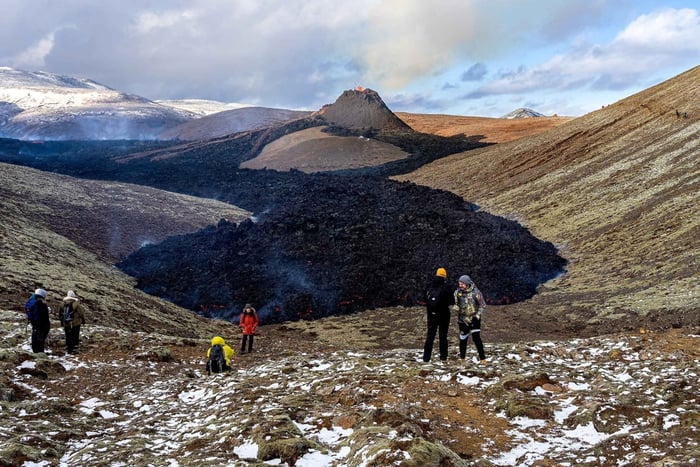 Reykjavík: Volcano Hike, Visit Grindavík and Blue Lagoon