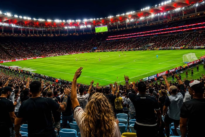 Live fotballkamp på Maracanã med lokal vert og transport